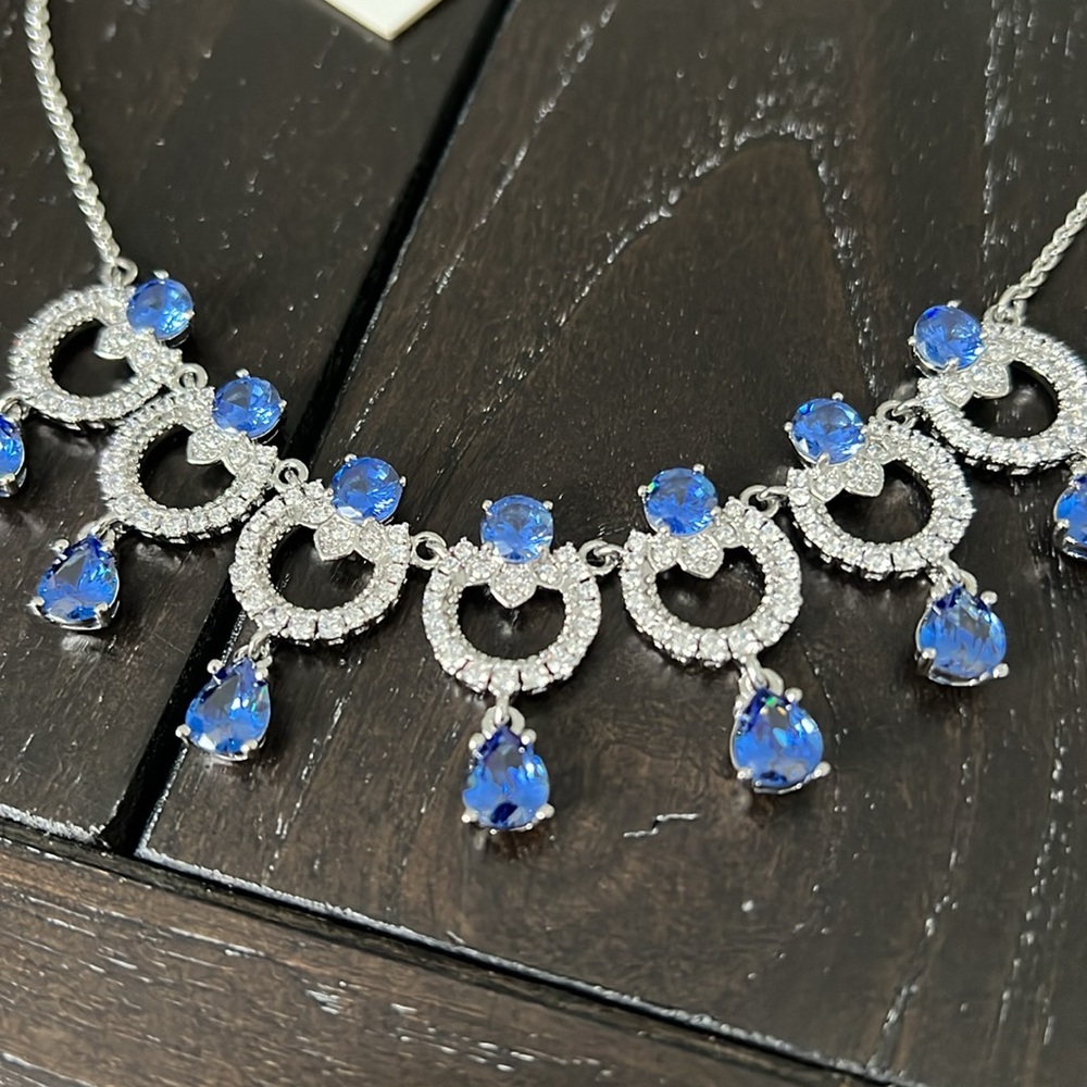 Marchesa Jewelry Set - Picture 7 of 10